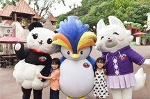 Cartoon Parade at Ocean Park, Hong Kong Cartoon Parade at Ocean Park, Hong Kong
